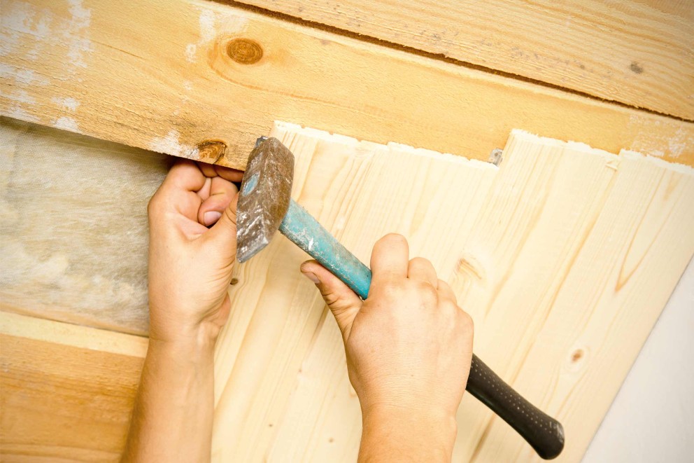 Instalarea tavanului de lemn