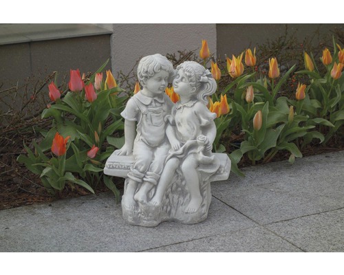 Statuie deco grădină cuplu pe bancă H 40 cm albă